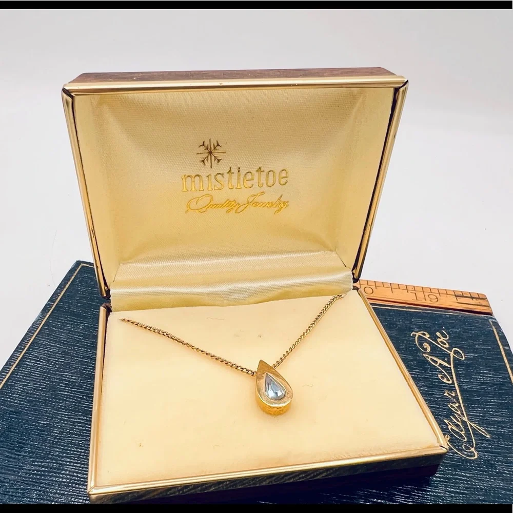Vintage AVON necklace teardrop pendant pale blue rhinestone